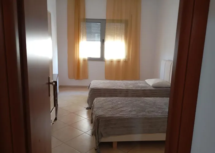 Royal Tag Opposite Nalu Restaurant Апартаменты *